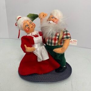 VTG Annalee Mobilitee Dolls 2003 Mr. & Mrs. Santa Claus 6” Mistletoe Couple